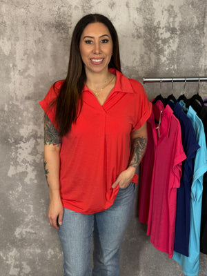 The Wrinkle Free Fairway Top - Coral (Small - 3X)