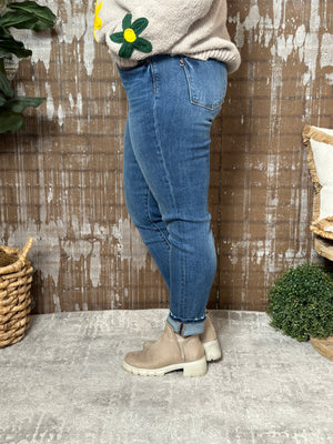 NEW Judy Blue Mid Rise Vintage Wash Boyfriend Fit Jean (sizes 0/24-24W)