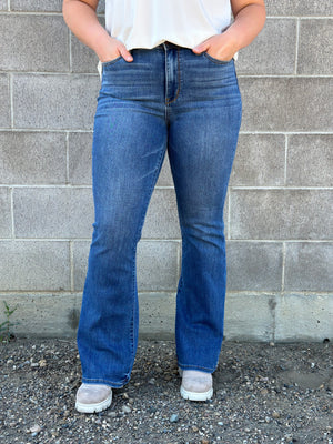 Judy Blue Medium Wash Frankie Flare Jean (sizes 0/24-24W)