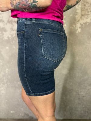Judy Blue Bermuda Shorts (S - 3X)