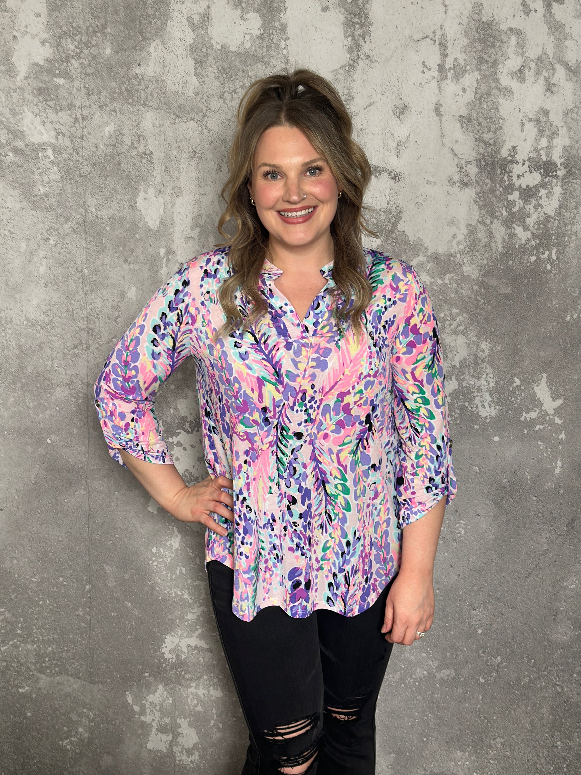 The Wrinkle Free Lizzie Top - Flirty Abstract Print (Small - 3X)