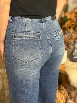 Judy Blue Column Leg Button Fly Jean with Back Welt Pockets (sizes 24-24W)