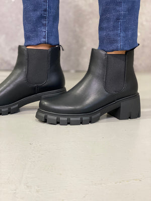 Chunky Heel Boot - Black - SIZE 6 left