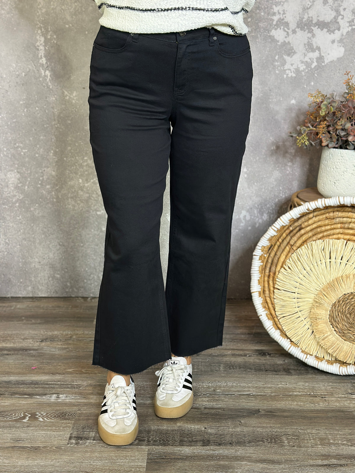 Cropped Wide Leg Trouser - Black (Small - 3X)
