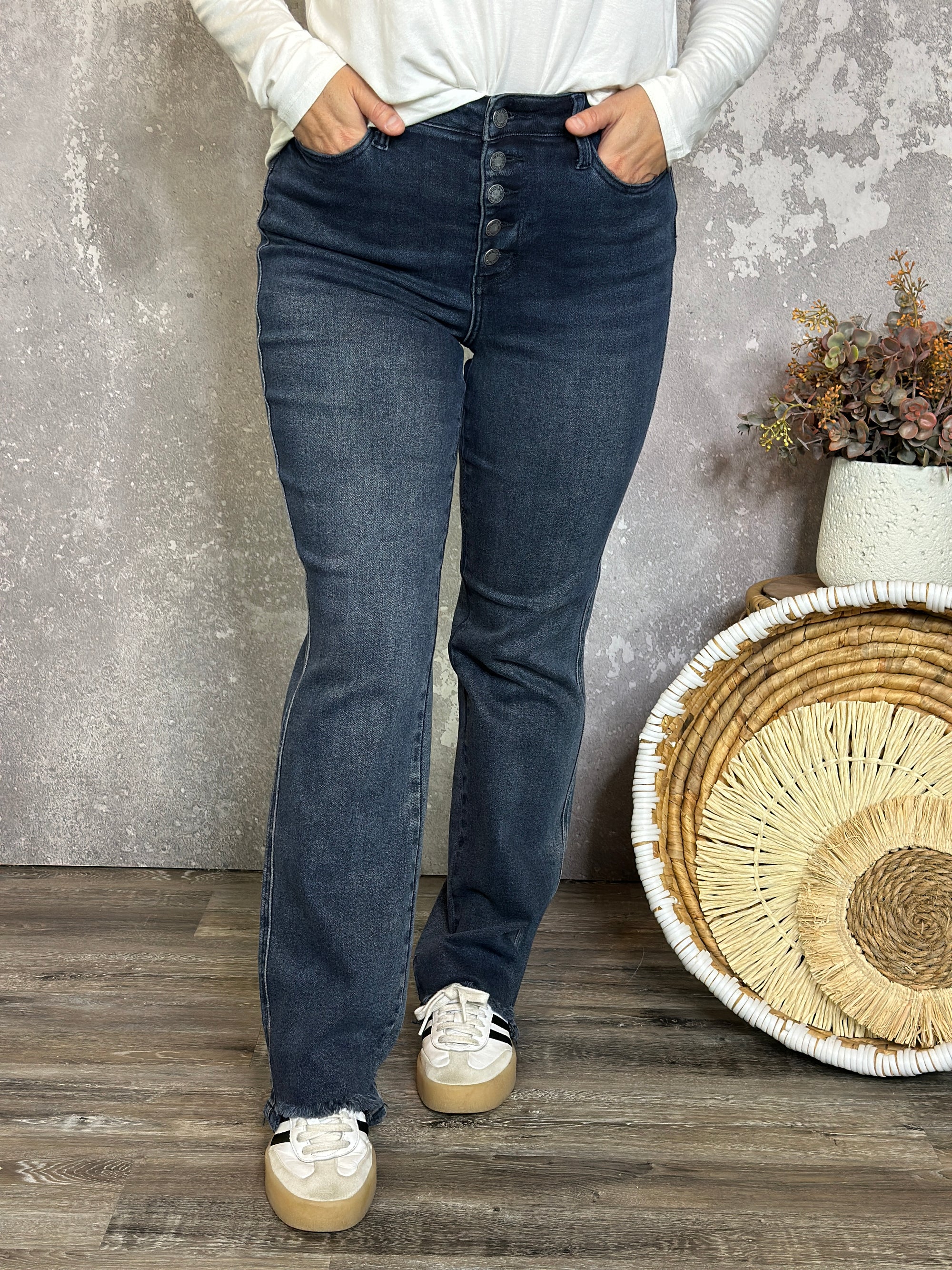 Judy Blue Straight Leg Button Fly Jean (sizes 24-24W)