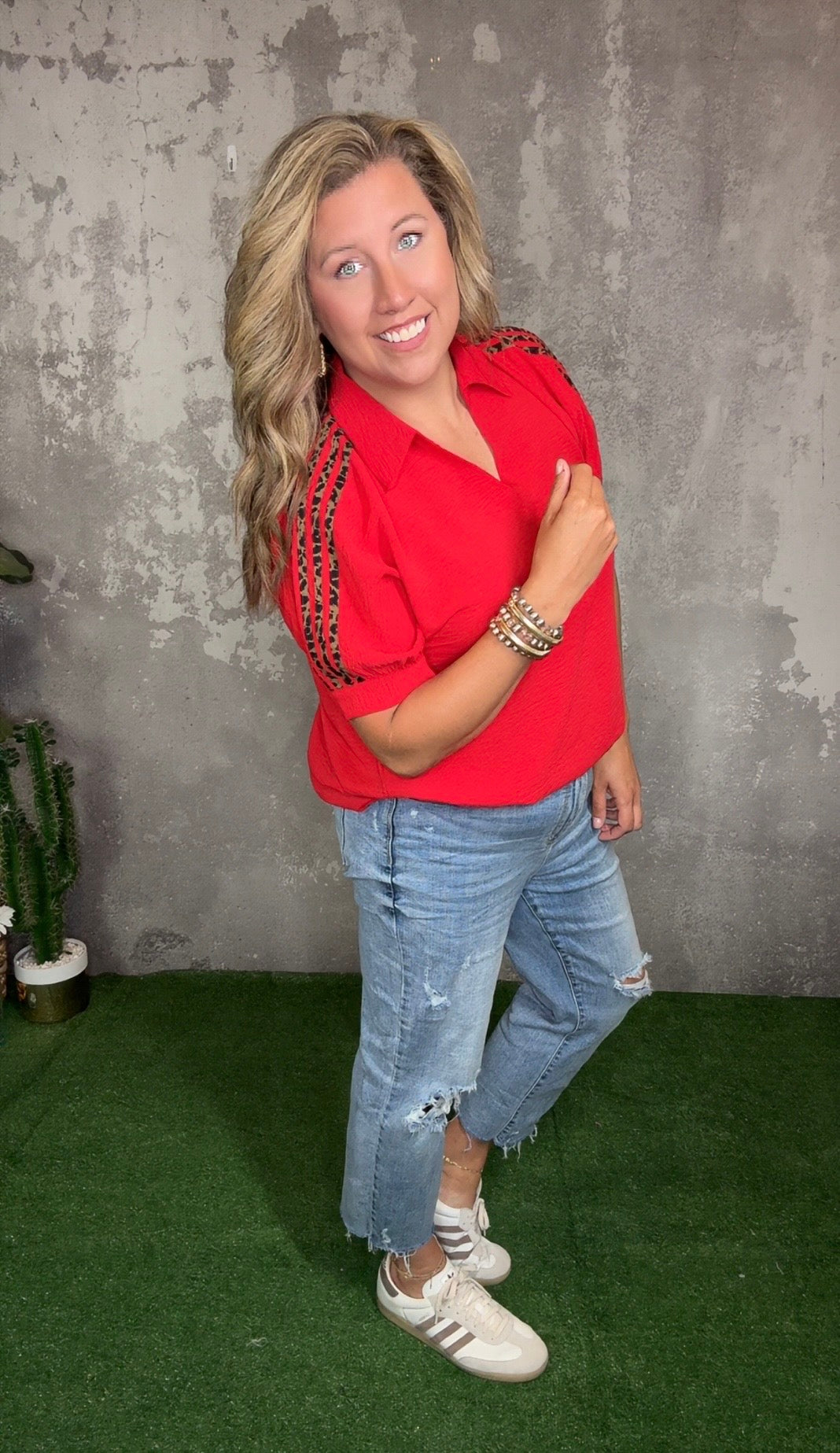 Short Sleeve Airflow Top with Leopard Detail - Red