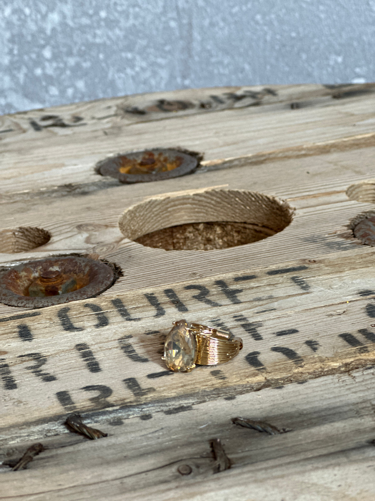 Adjustable Teardrop Ring - Gold/Gold