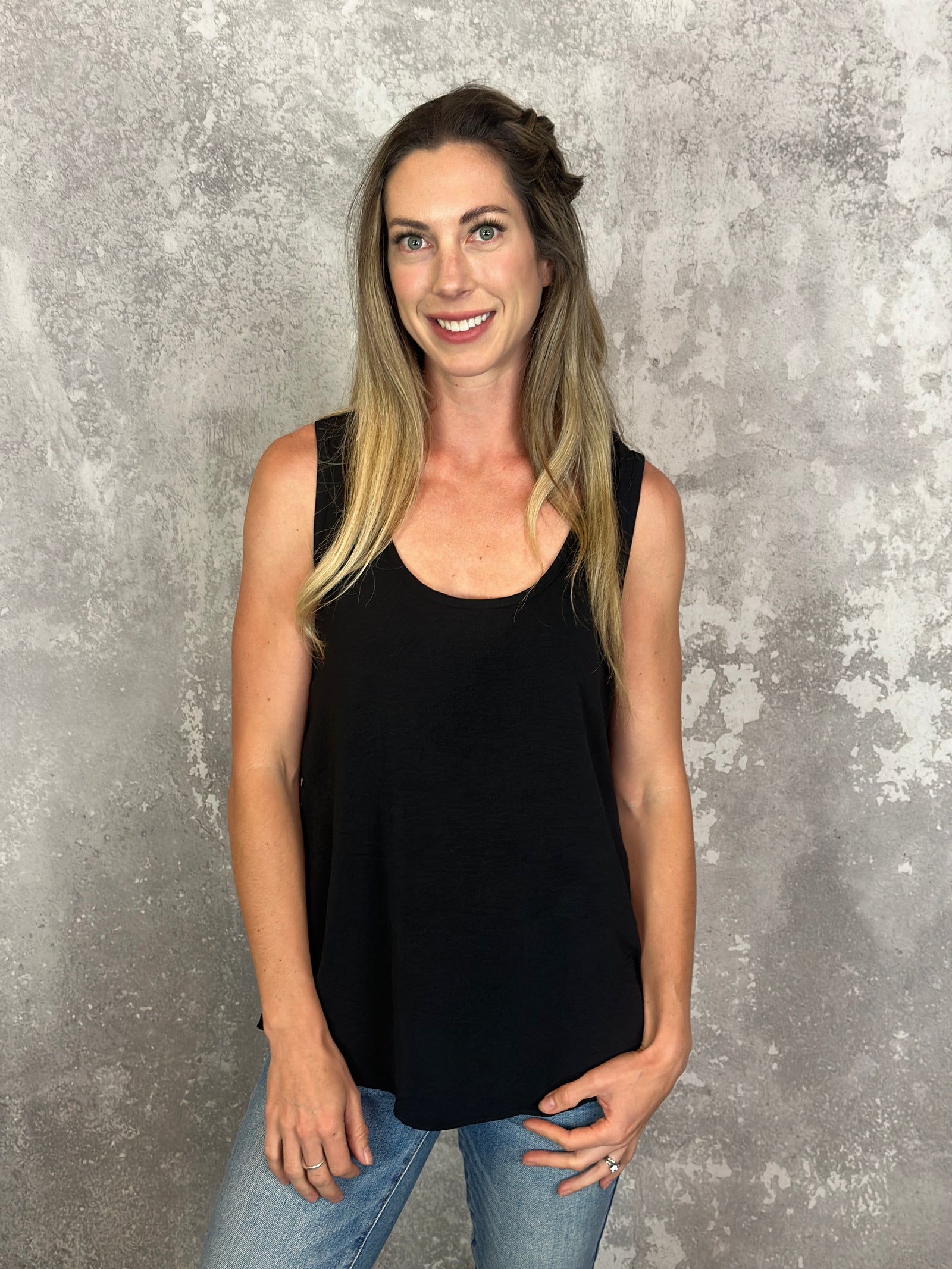 The Alexis Airflow Tank - Black (Small - 2X)