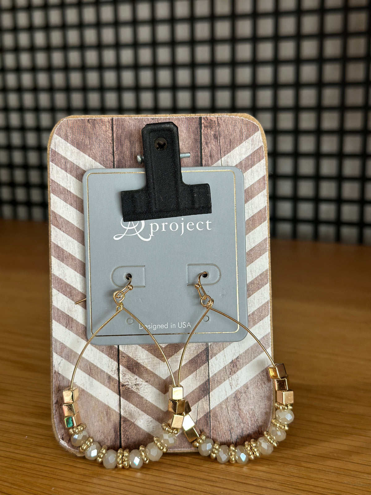 Oval Half Beaded Earring - Natural/Gold