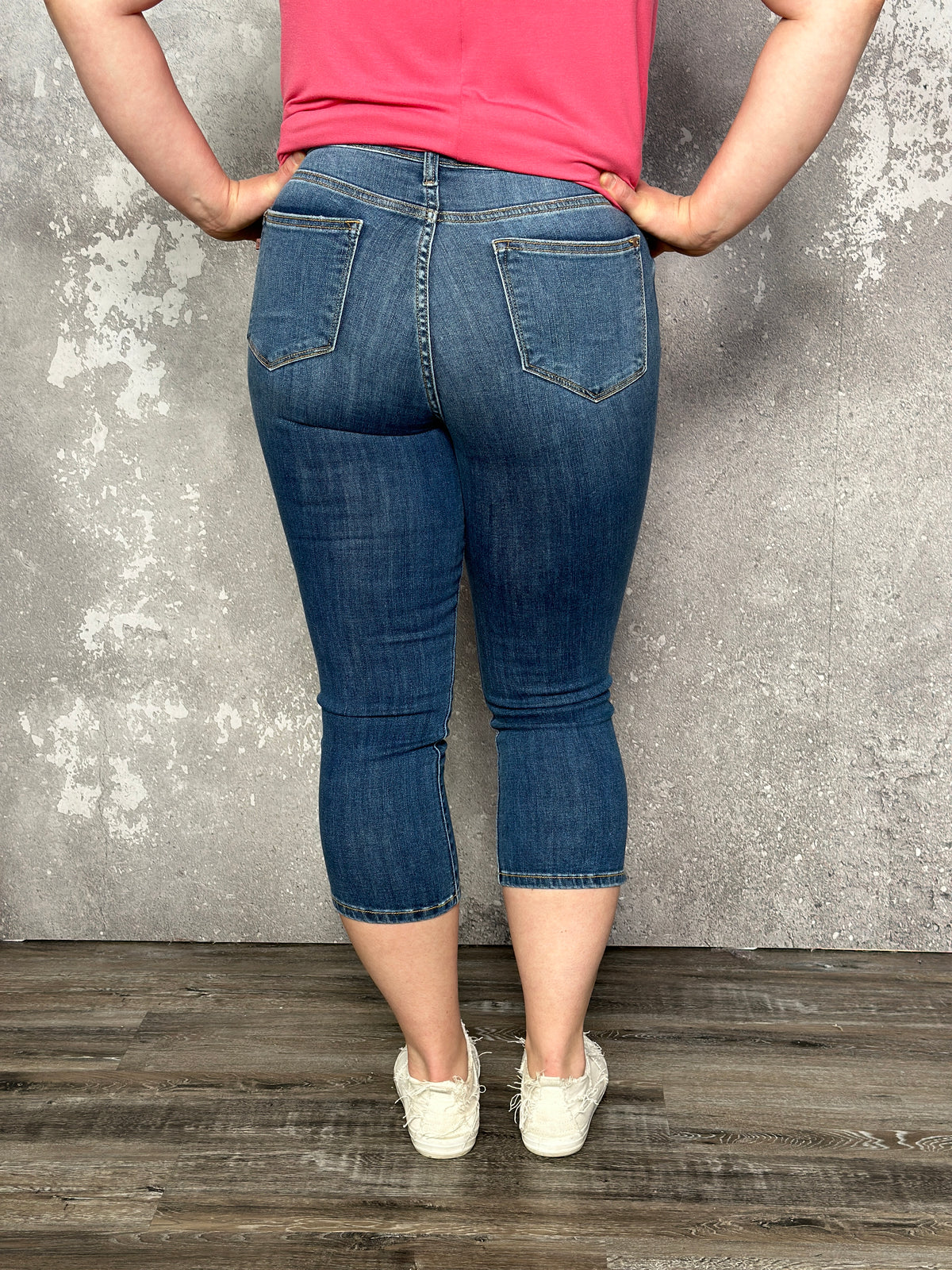 Judy Blue Slide Slit Capri Jean (sizes 24-22W