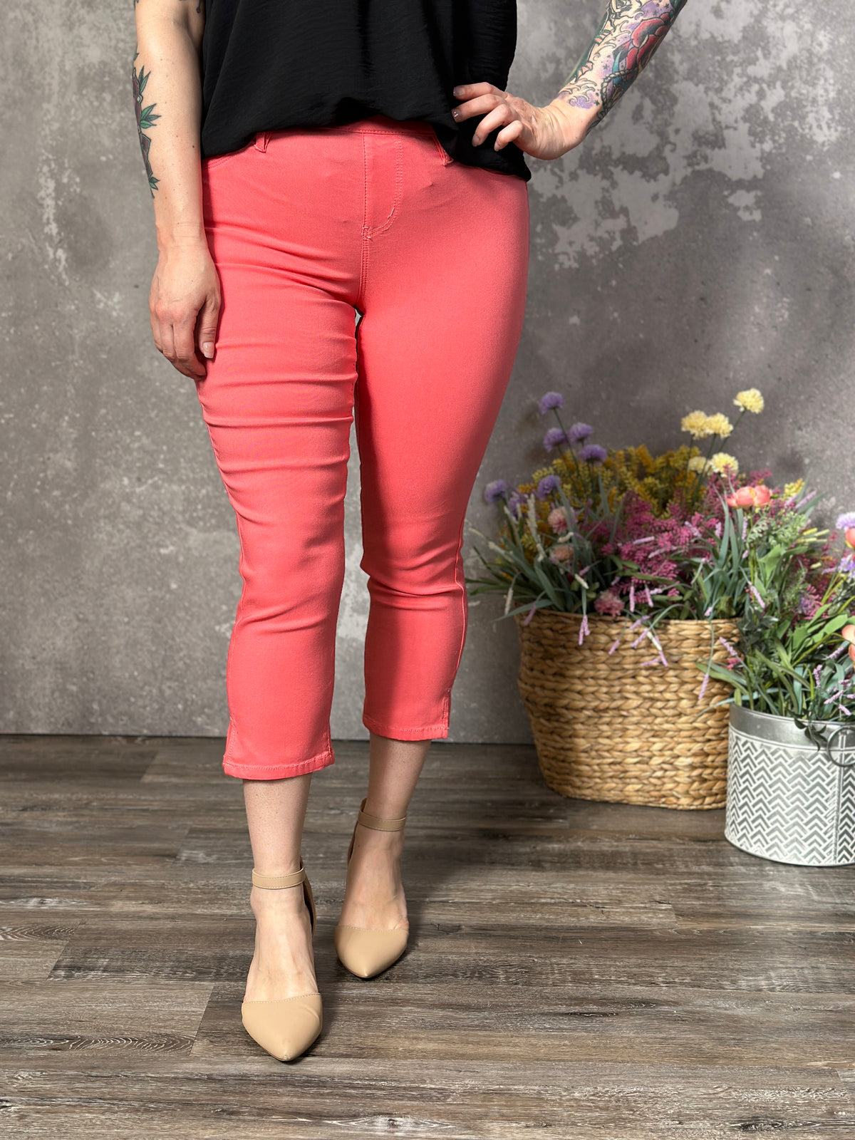 Hyperstretch Pull On Capri - Coral (Small - 3X)