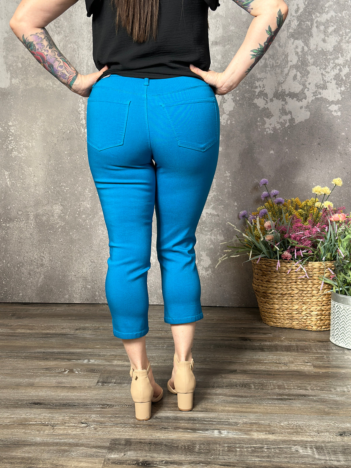 Hyperstretch Pull On Capri - Teal (Small - 3X)