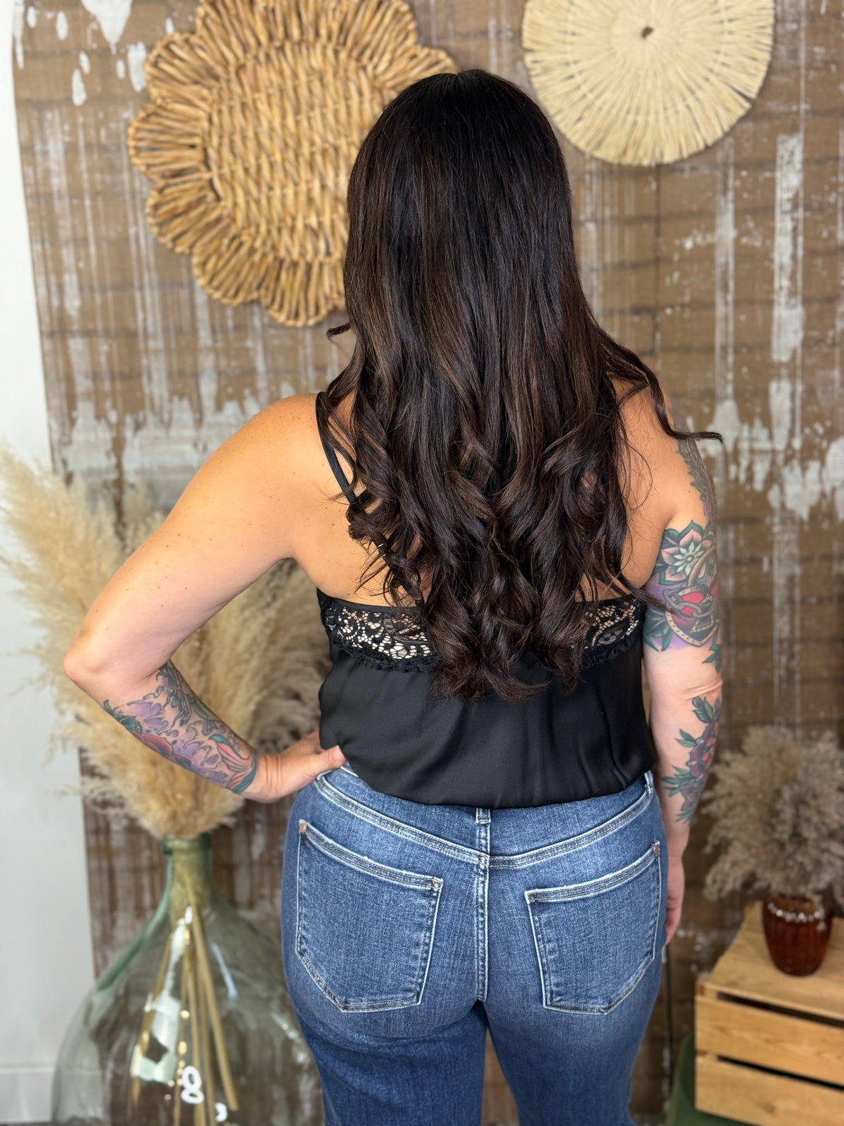 Elastic Waist Band Bubble Lace Tank - Black