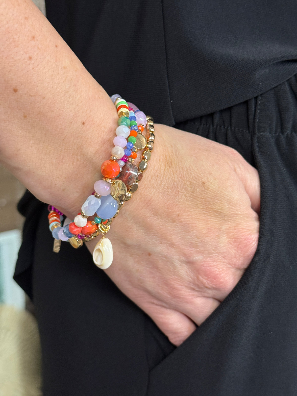 4 Strand Multicolor Stretch Bracelet with Shell