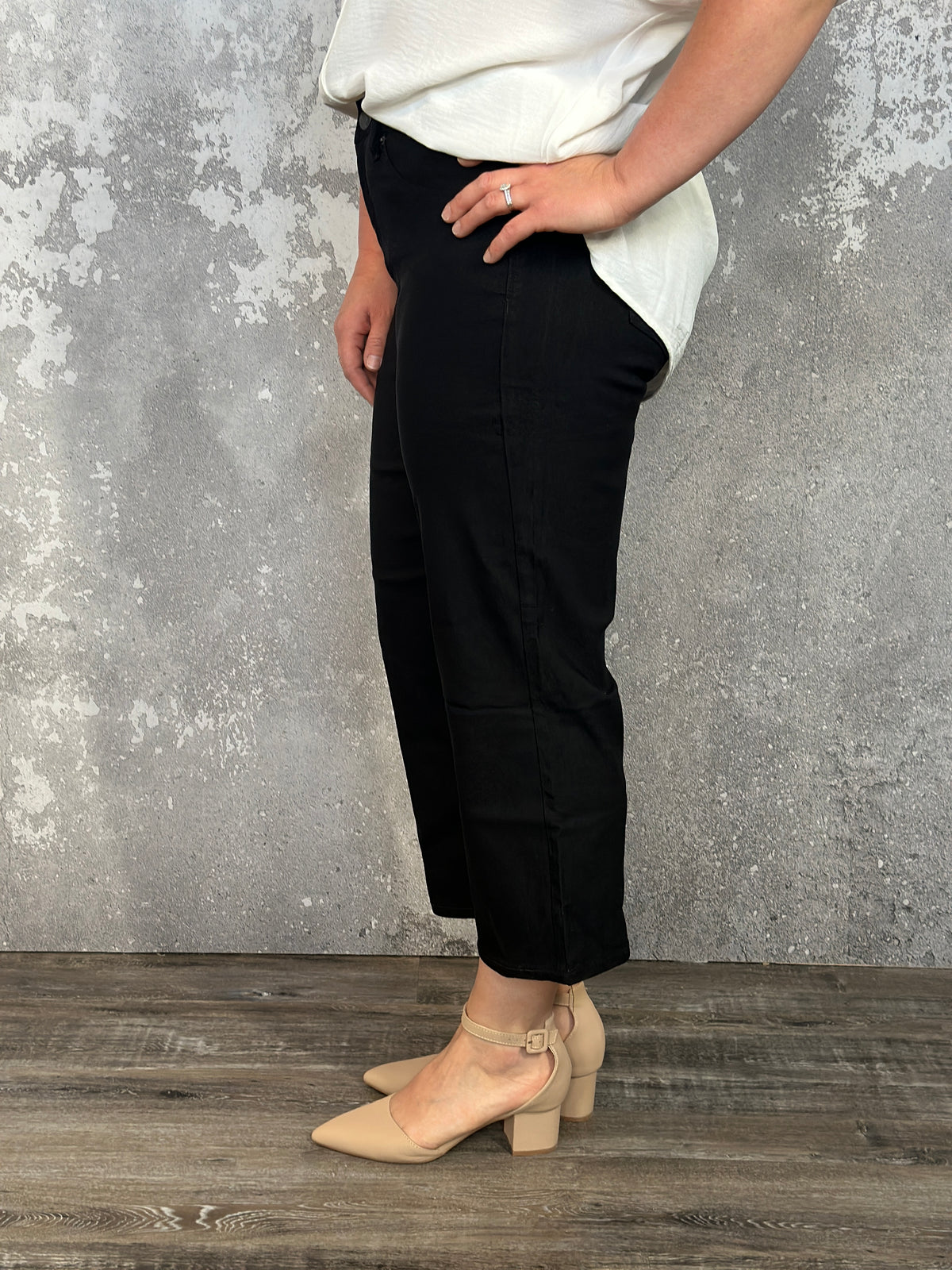 Hyperstretch Wide Leg Relaxed Fit Crop - Black (Small - XL)