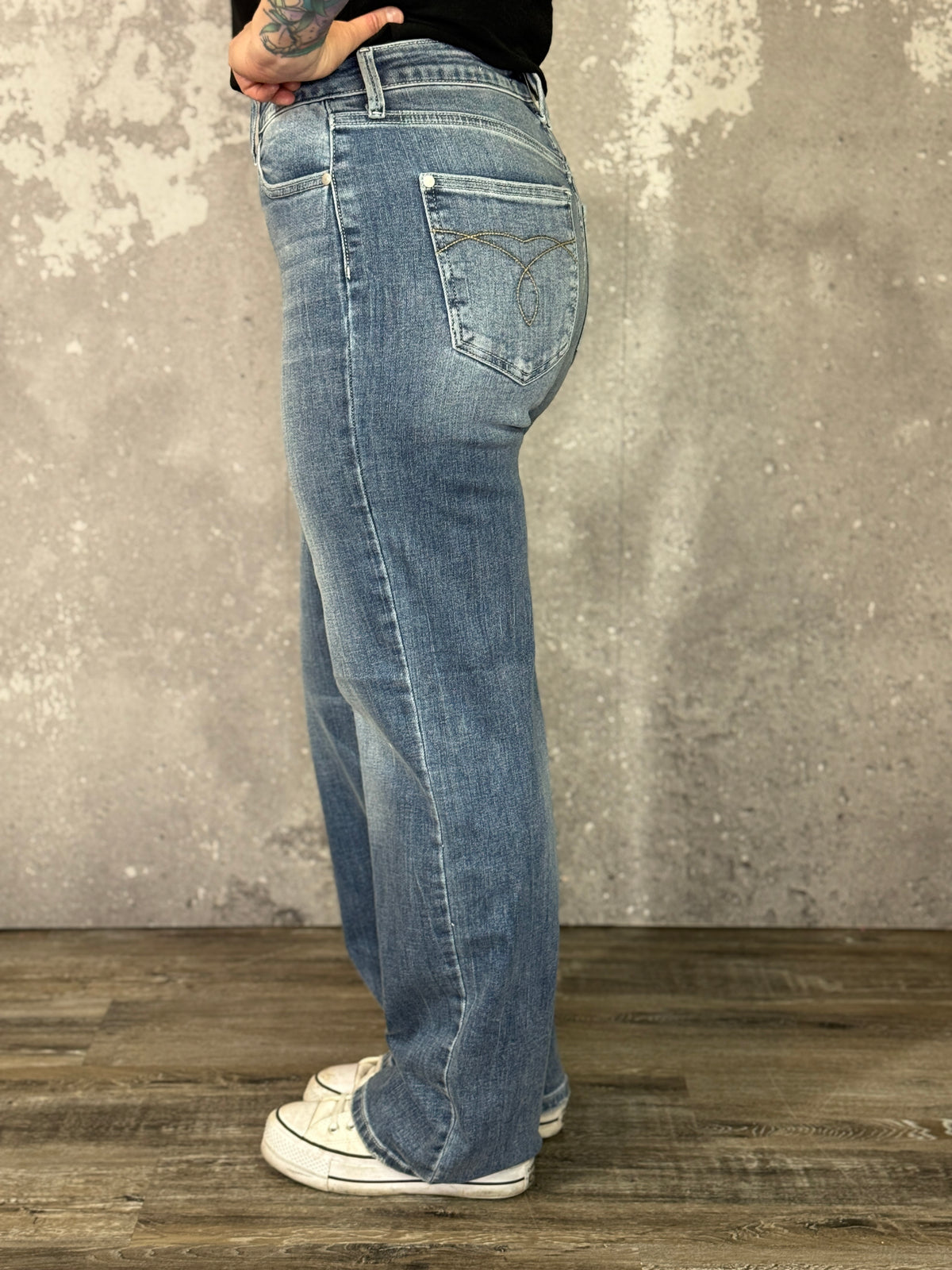 Judy Blue 90's Straight Mid Rise Jean (sizes 0/24-24W)