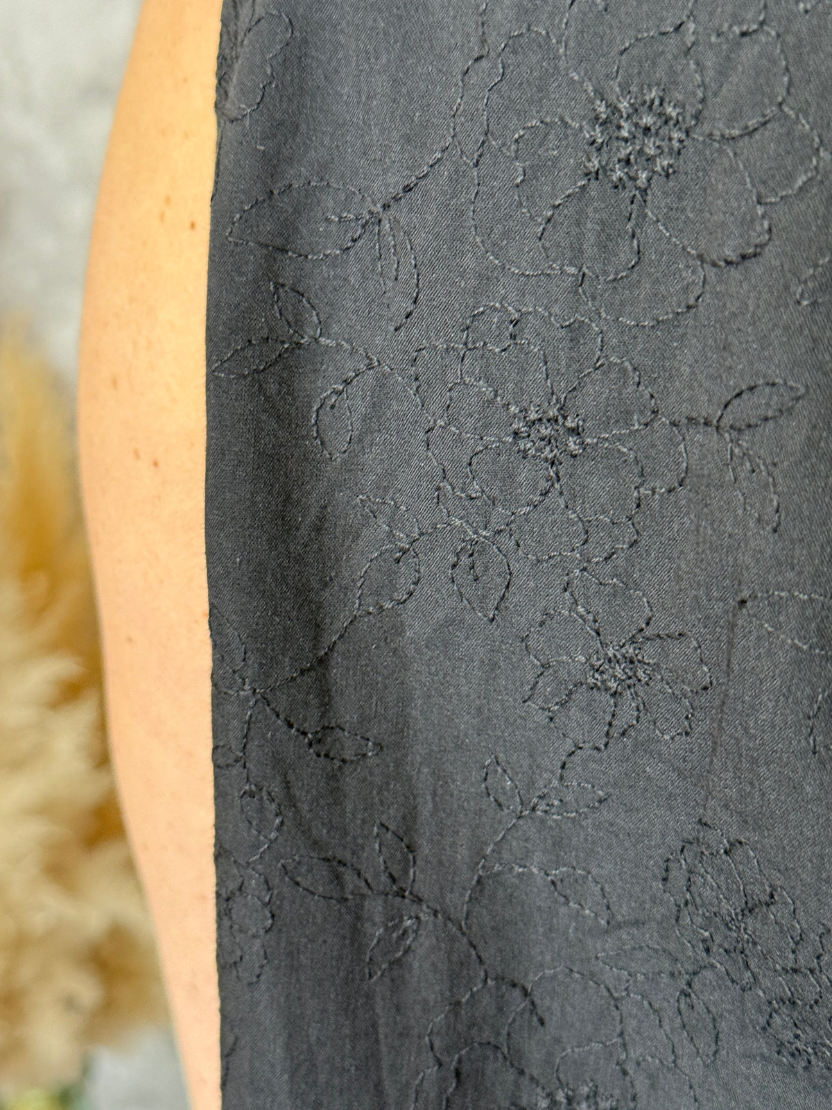 Floral Textured Tank - Black (Small - 3X)