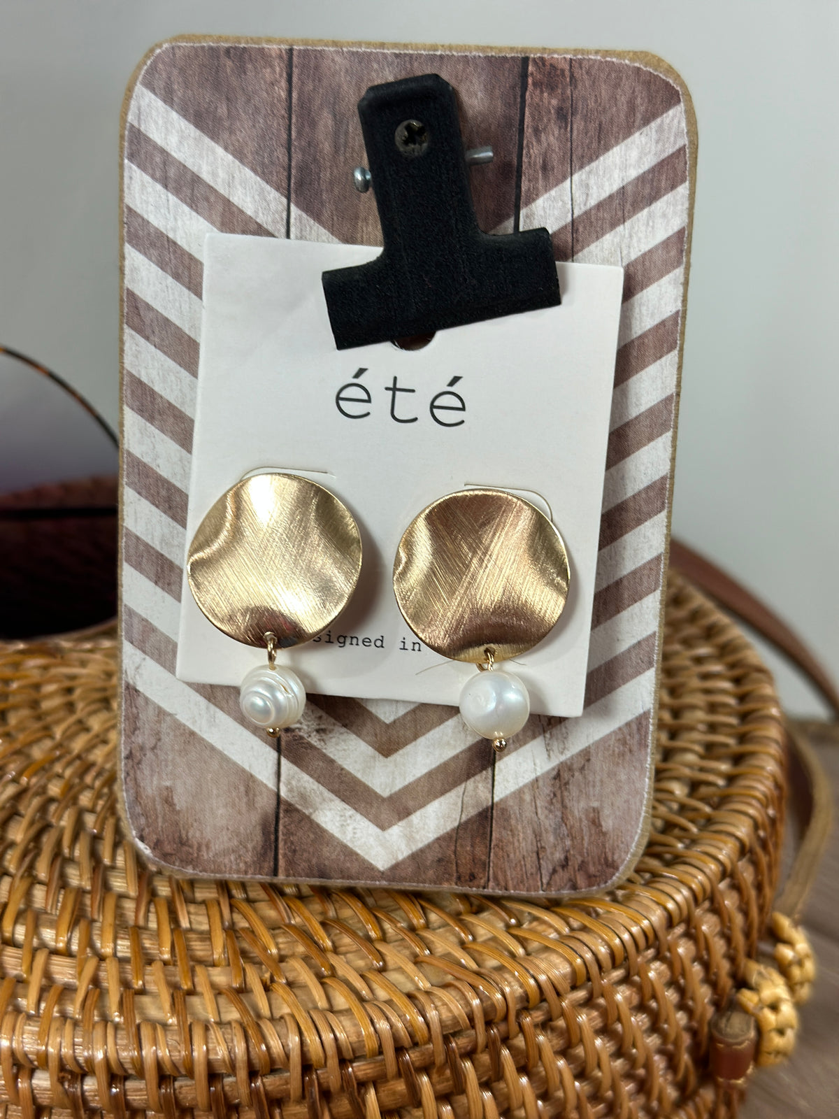 Gold Brushed Pearl Earring