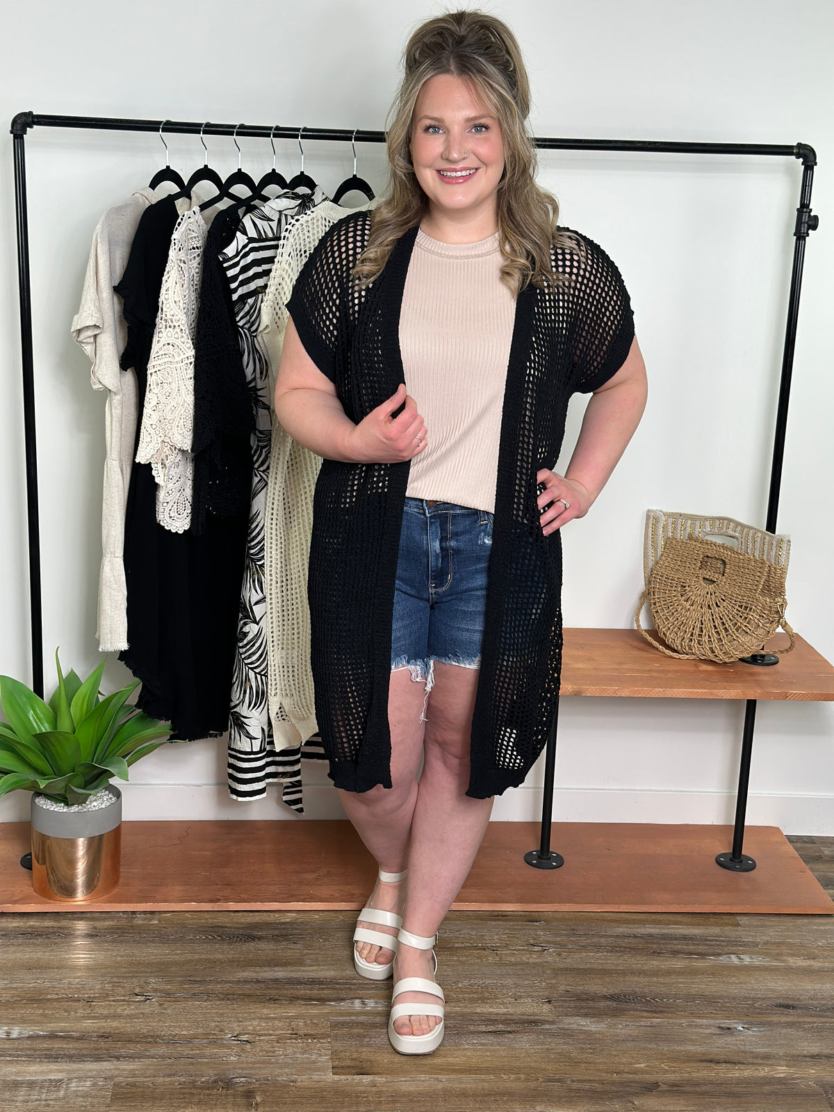 Short Sleeve Fish Net Crochet Cardigan - Black