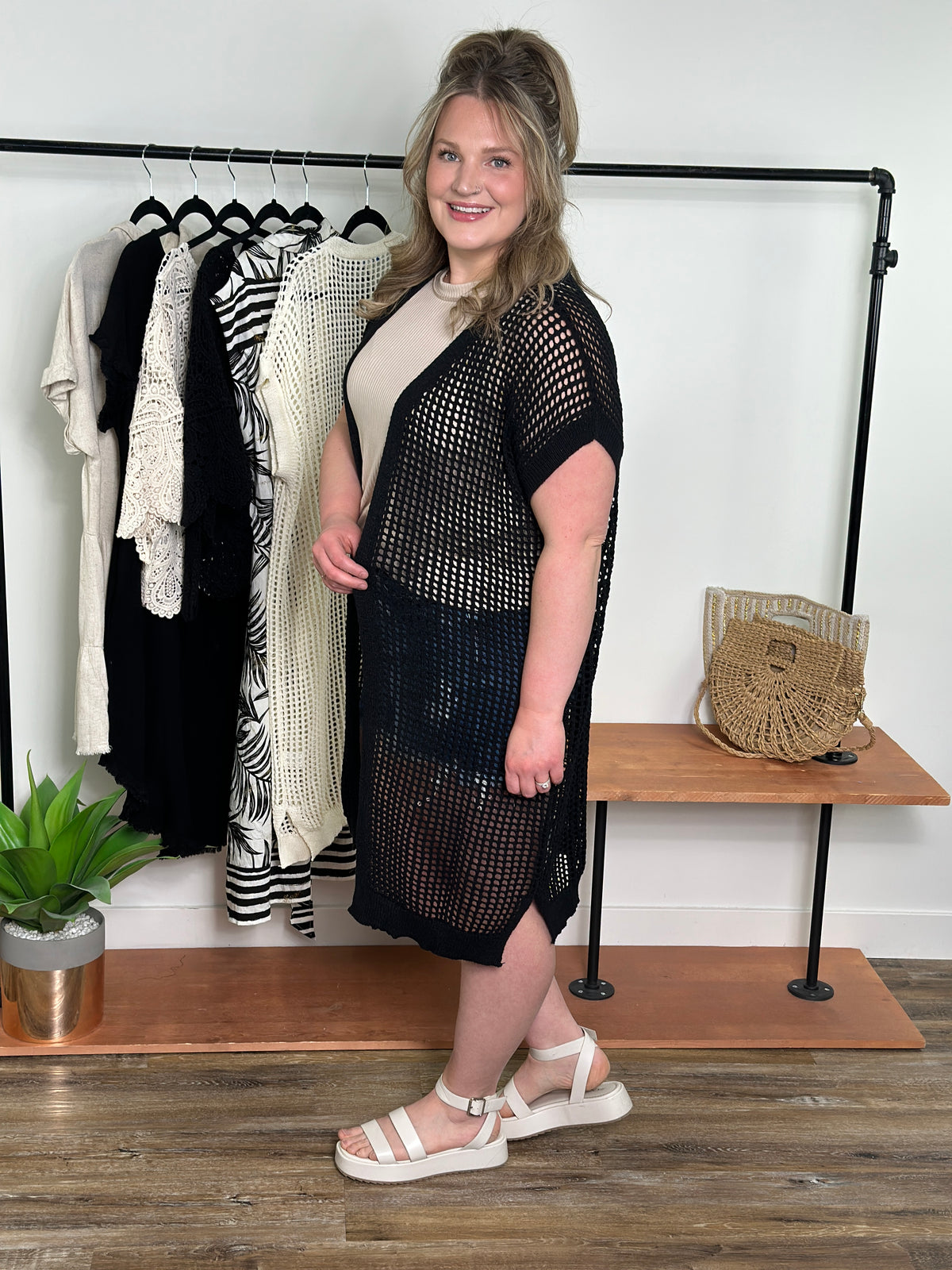 Short Sleeve Fish Net Crochet Cardigan - Black