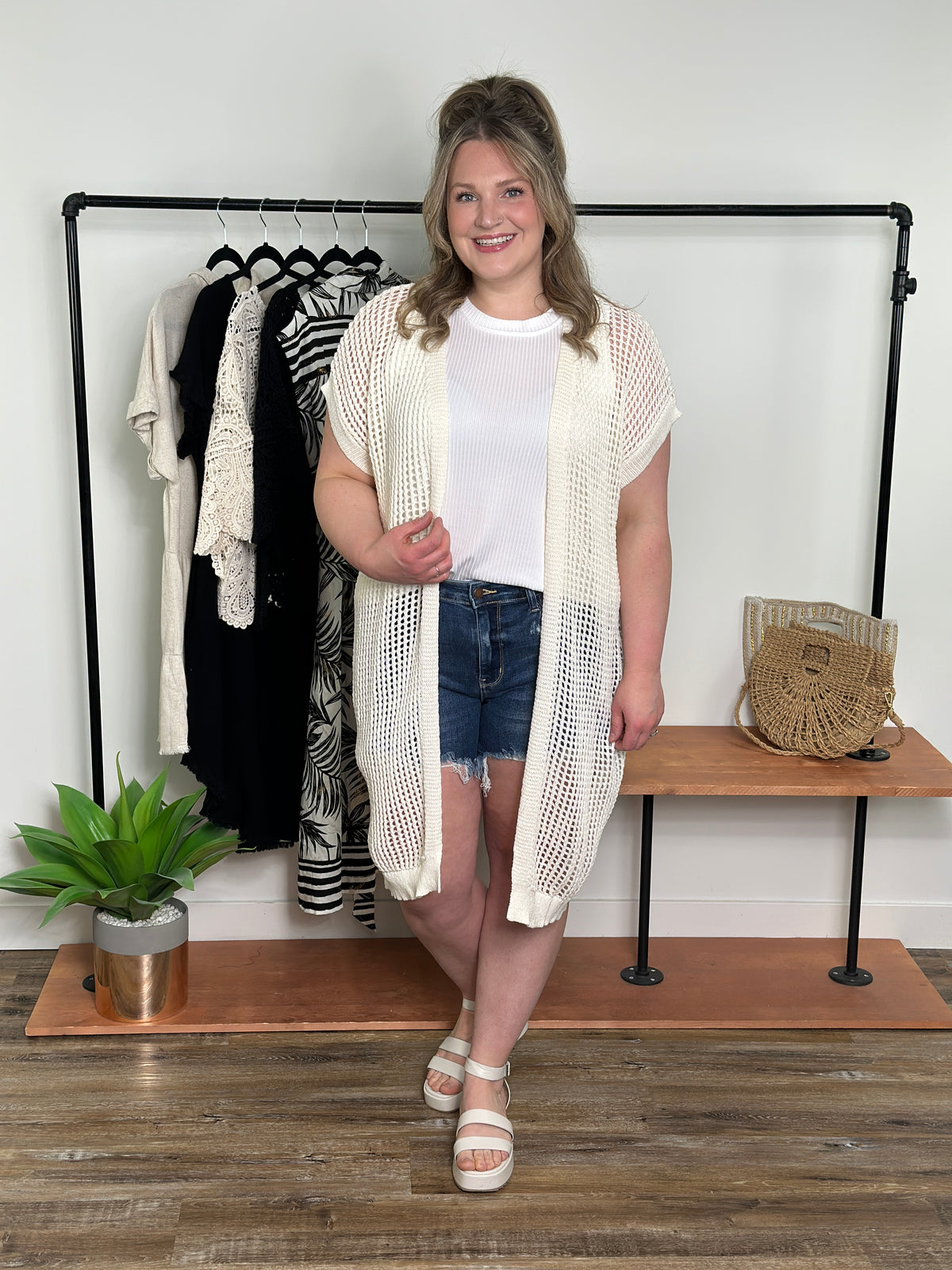 Short Sleeve Fish Net Crochet Cardigan - Cream