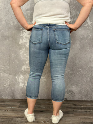 Judy Blue Medium Wash Capri Jean (sizes 24-22W)