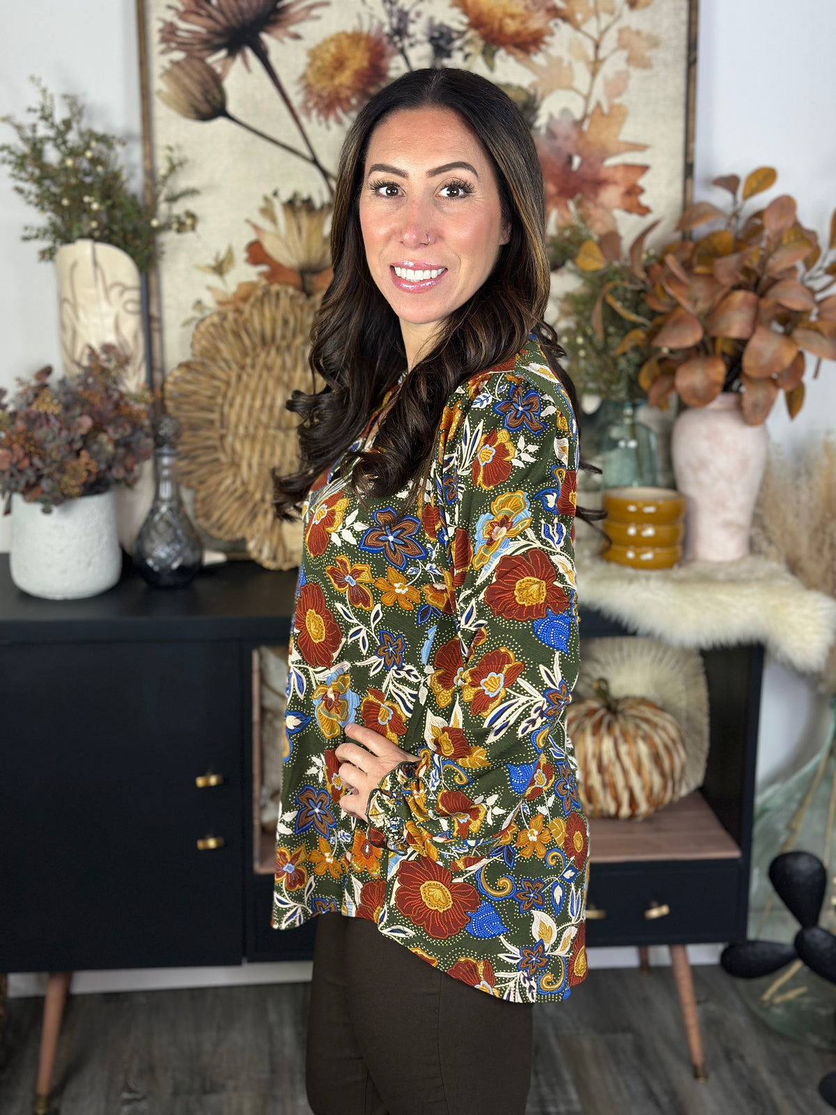 The Ruched 3/4 Sleeve Lizzie Top - Olive Floral