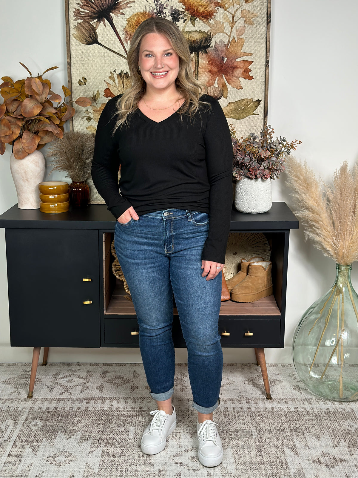 Meelah Long Sleeve Basic Vneck - Black - FINAL SALE