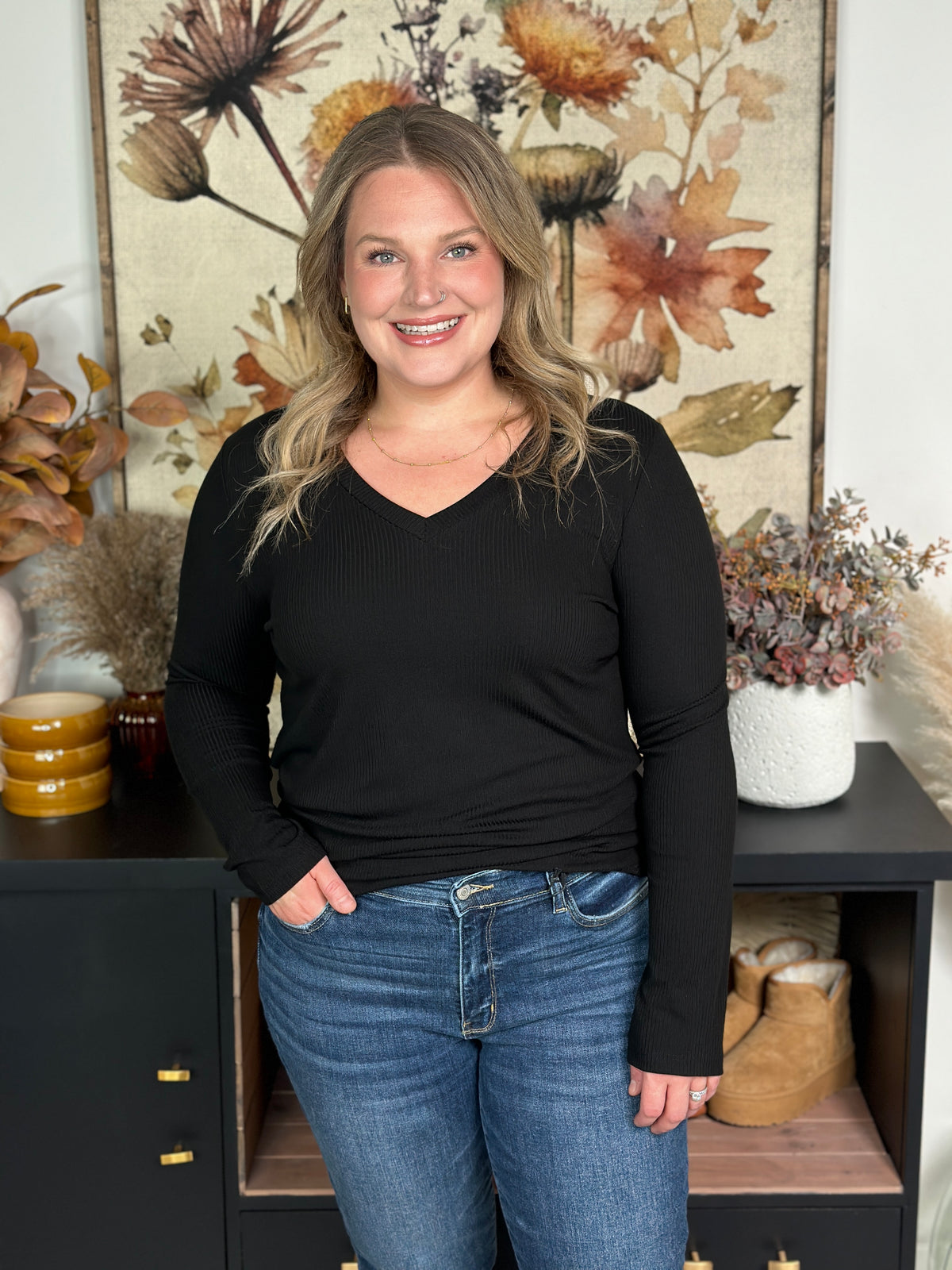 Meelah Long Sleeve Basic Vneck - Black - FINAL SALE