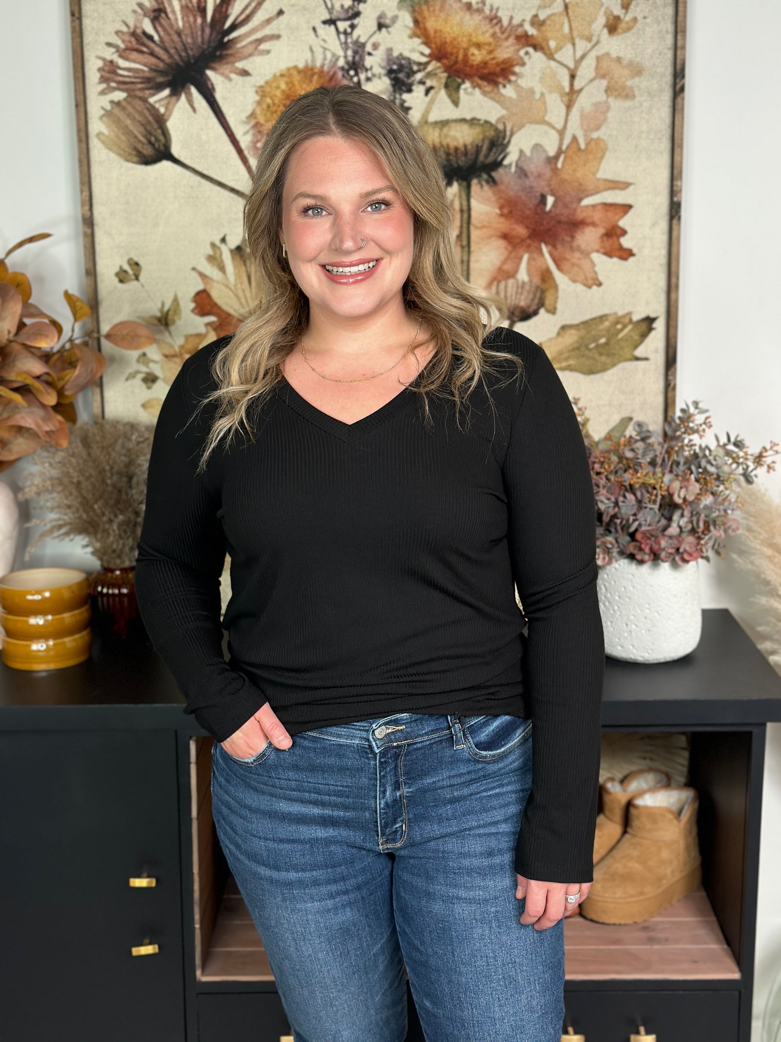 Meelah Long Sleeve Basic Vneck - Black - FINAL SALE
