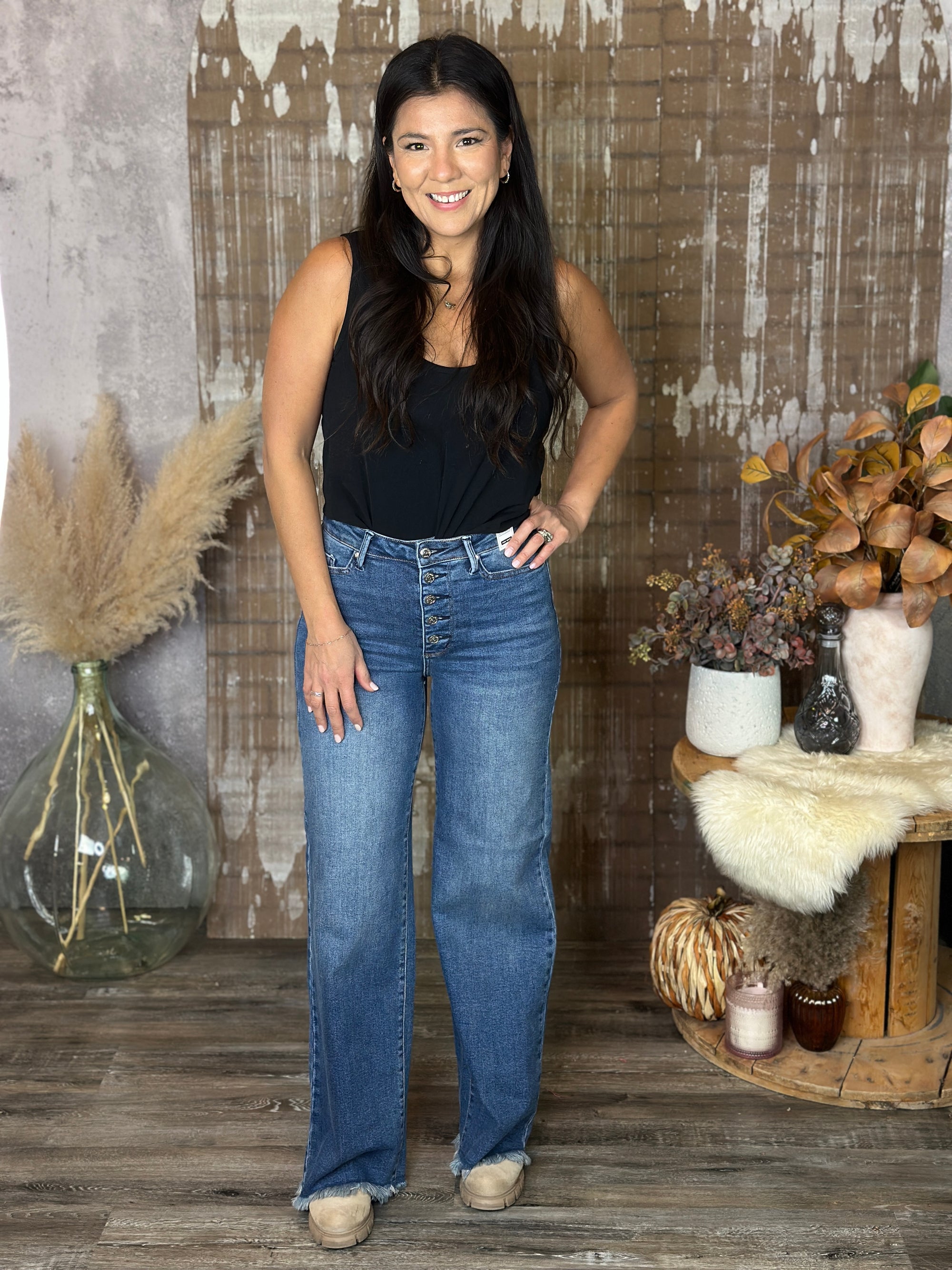 Judy Blue Column Leg Button Fly Jean with Back Welt Pockets (sizes 24-24W)