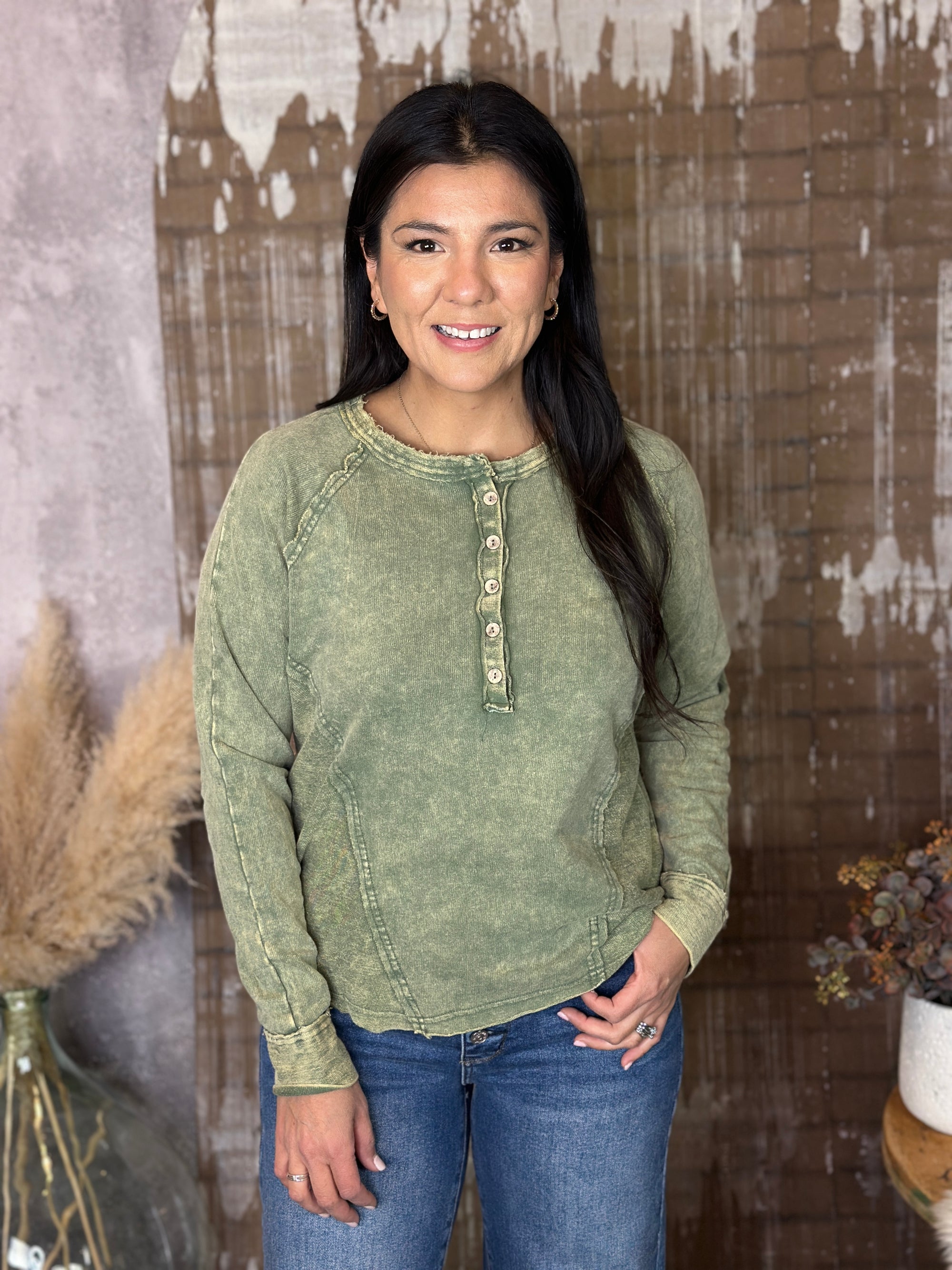 Vintage Wash Bela Button Up - Olive