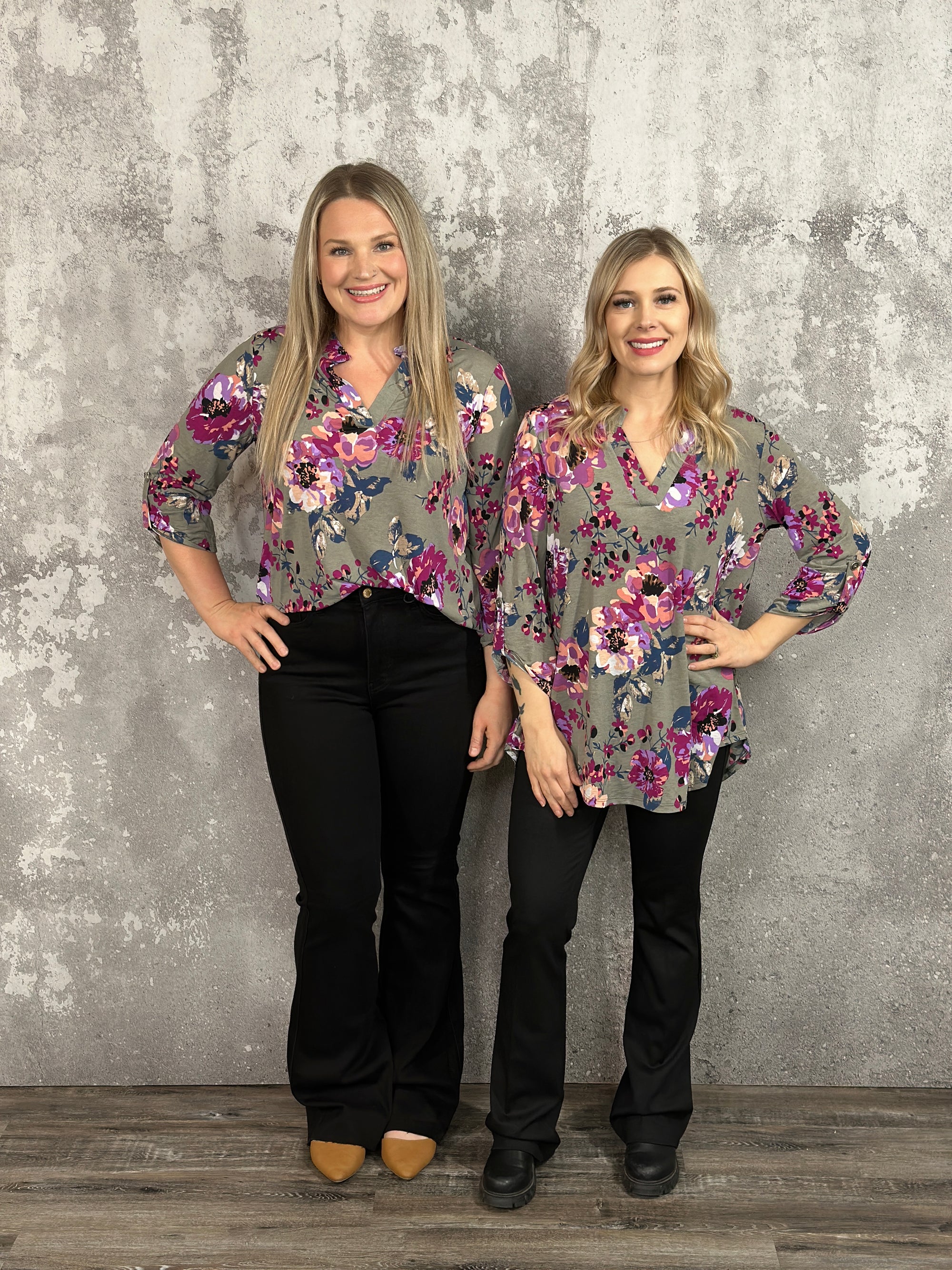 The Wrinkle Free Magenta/Griege Floral Lizzie Top (Small - 3X)