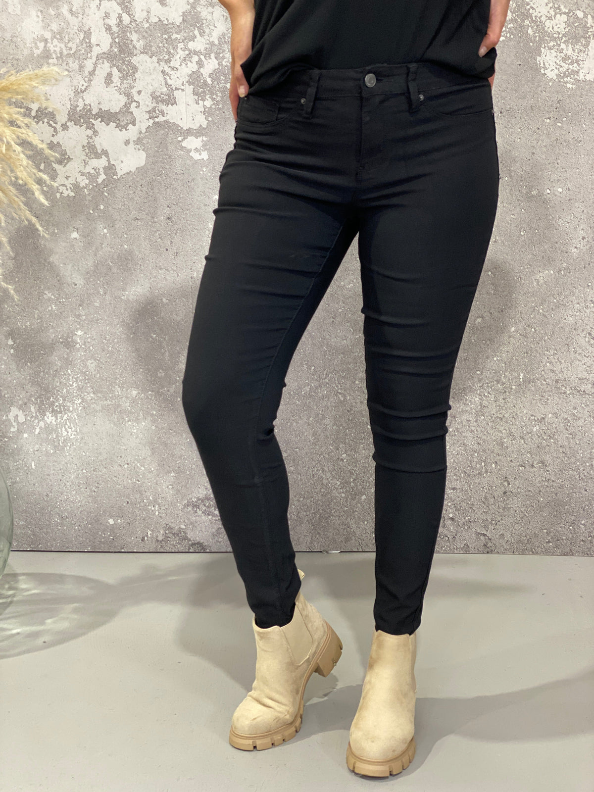 Hyperstretch Skinny Mid rise Pant - Black   (Small - 3X)